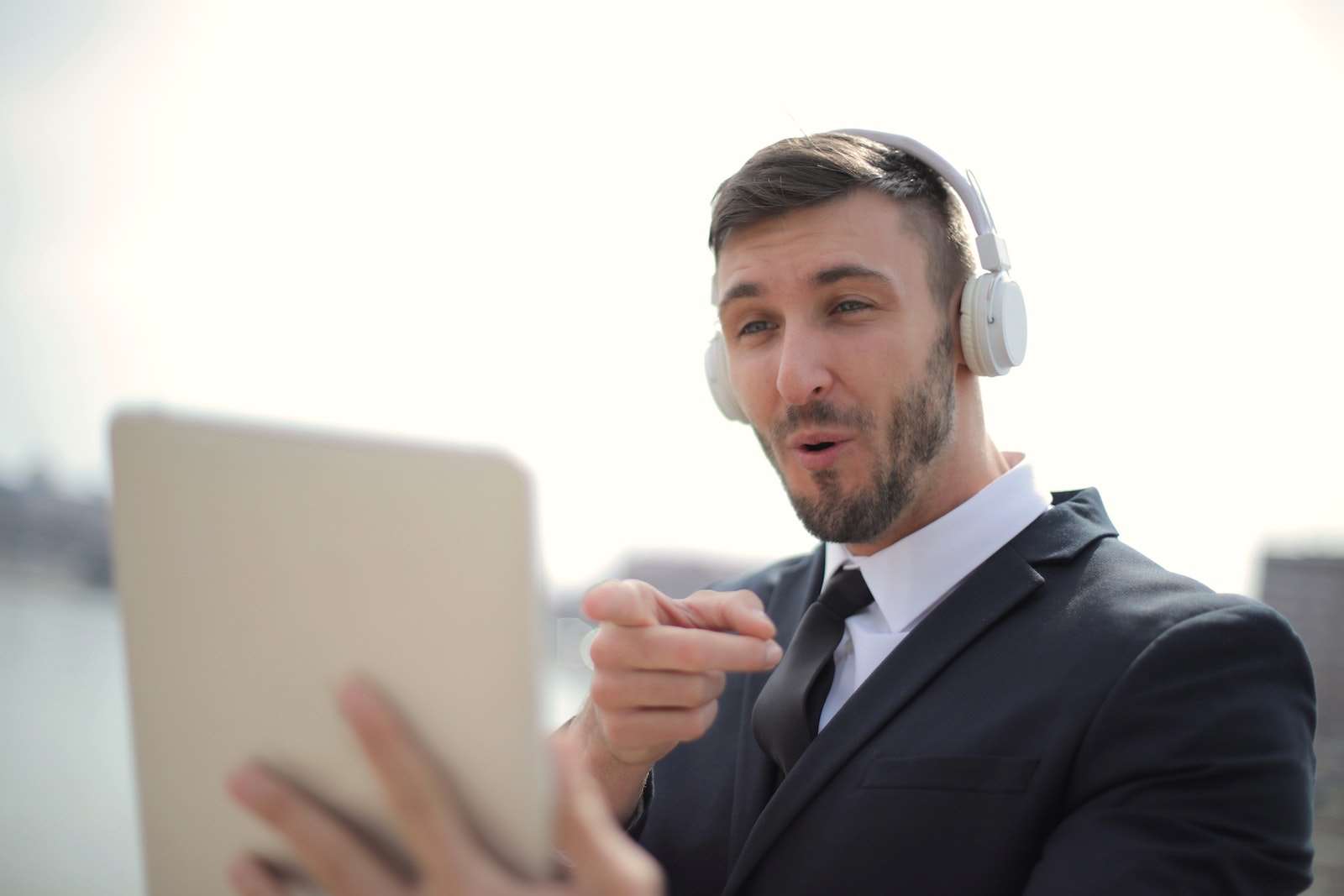10 Essential Remote Meeting Tips 10 Essential Remote Meeting Tips